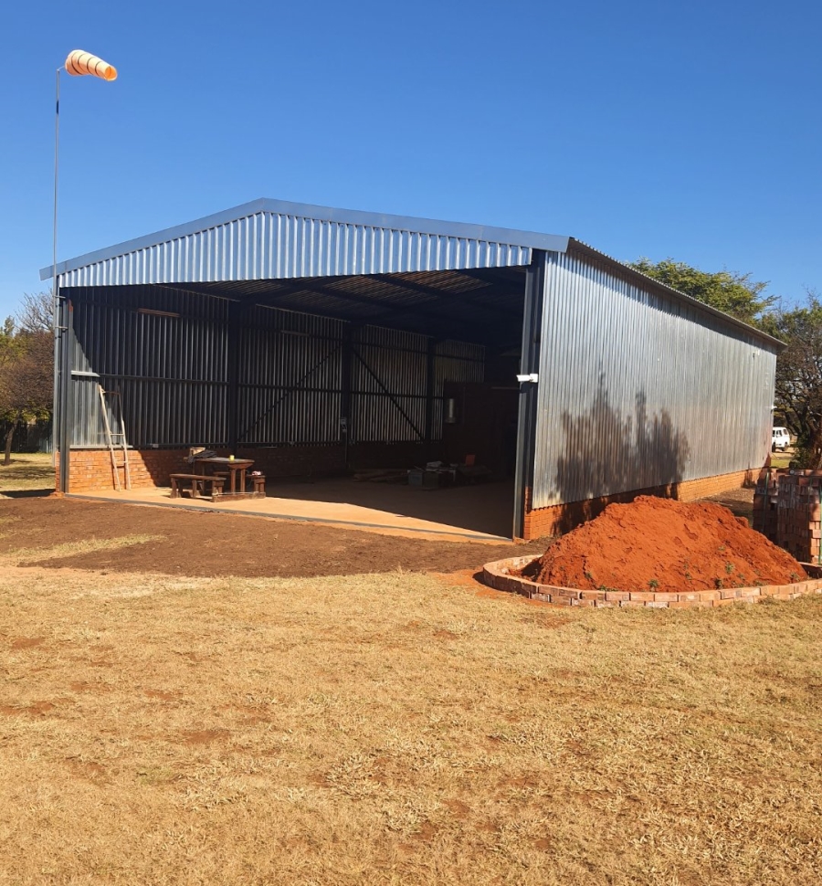 5 Bedroom Property for Sale in Rietfontein A H North West
